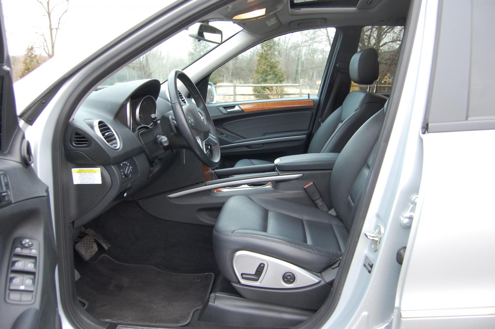 2009 Silver /Black leather Mercedes-Benz M-Class (4JGBB86E09A) with an 3.5 Liter V6 engine, Automatic transmission, located at 6528 Lower York Road, New Hope, PA, 18938, (215) 862-9555, 40.358707, -74.977882 - Here for sale is a very nice 2009 Mercedes-Benz ML350. Under the hood is a strong running 3.5 liter V6 which puts power to the AWD system via a smooth shifting automatic transmission. Features include; Black leather interior, wood grain trim, keyless entry, one master key, cruise control, tilt ste - Photo#8